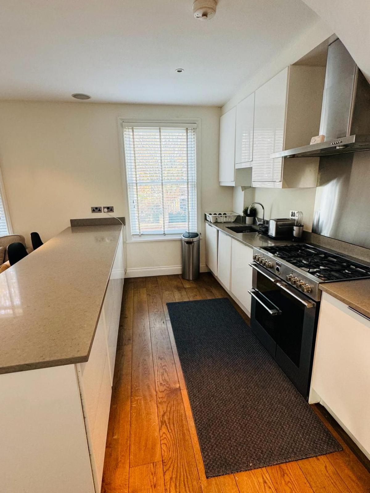 런던 Stunning Flat In Chiswick 아파트 외부 사진